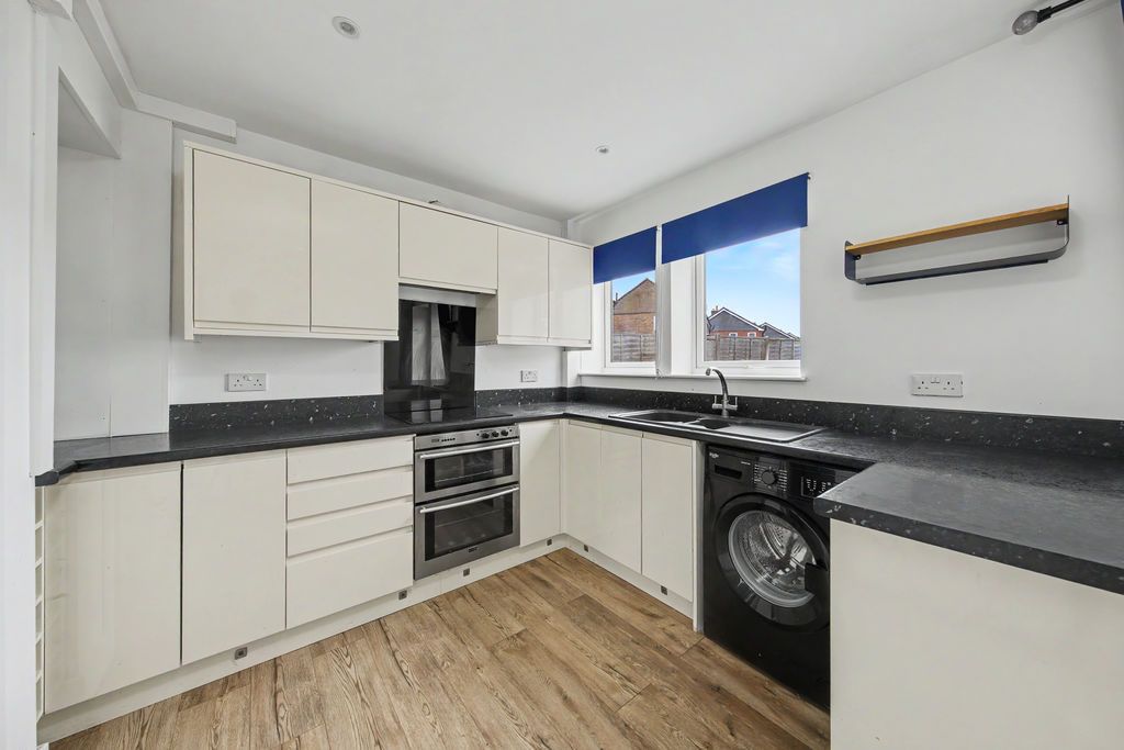 Property photo 3 of 28 Kitchen Diner