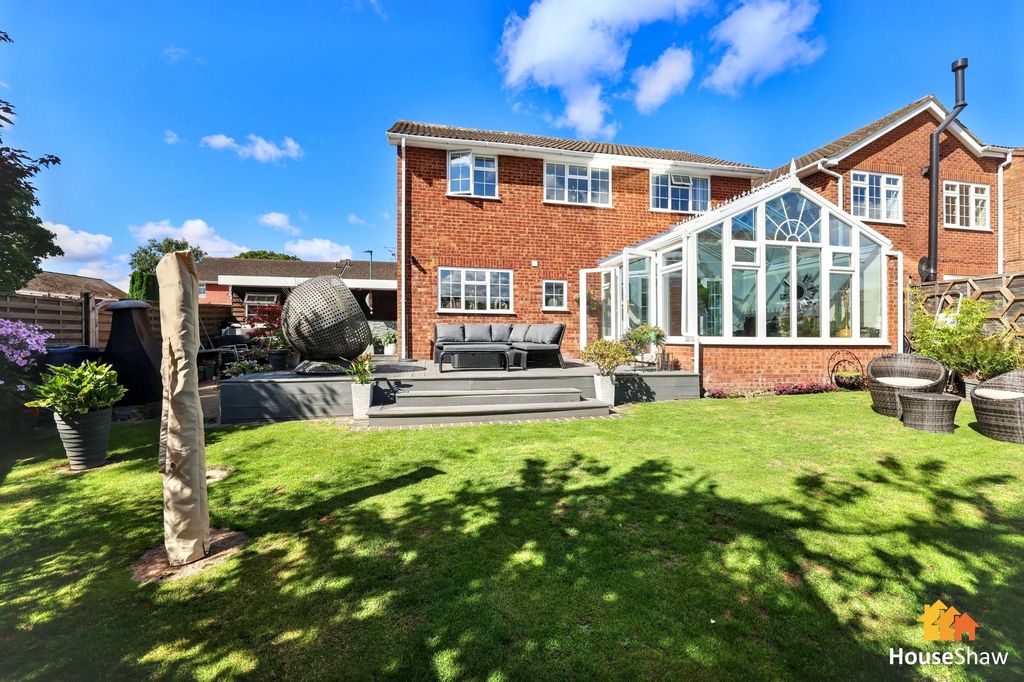Property photo 2 of 32