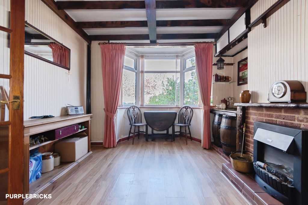 Property photo 3 of 32