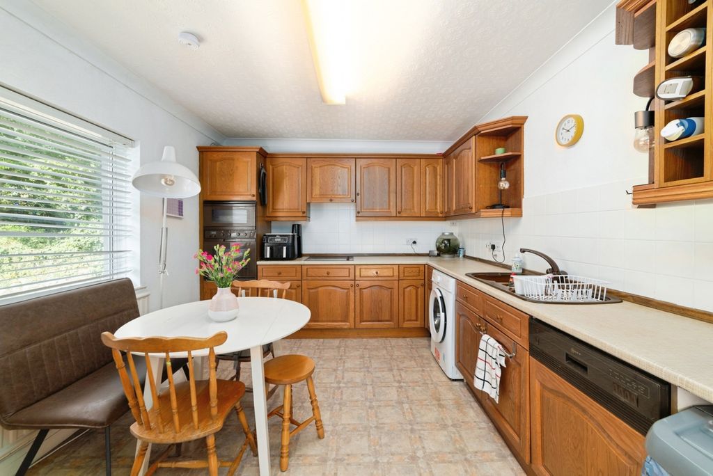 Property photo 3 of 23 Pbox-Img.Jpg