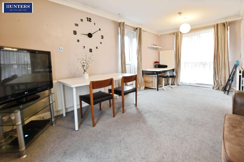 Property photo 3 of 11