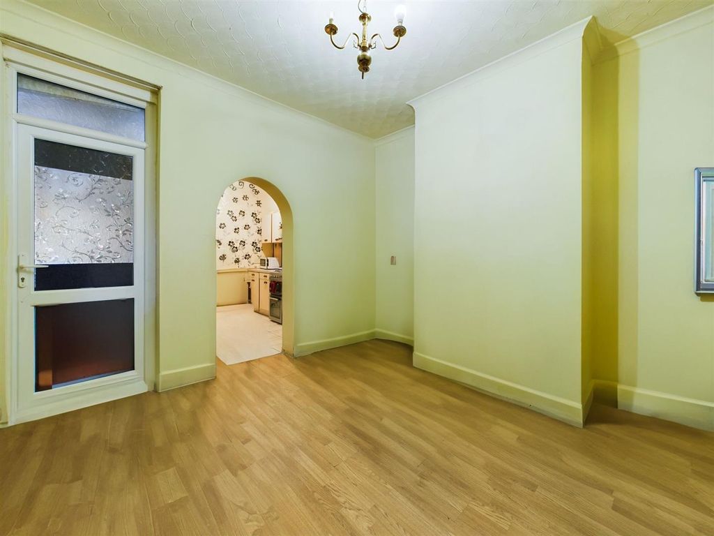 Property photo 1 of 6 Dining St Pauls.Jpeg