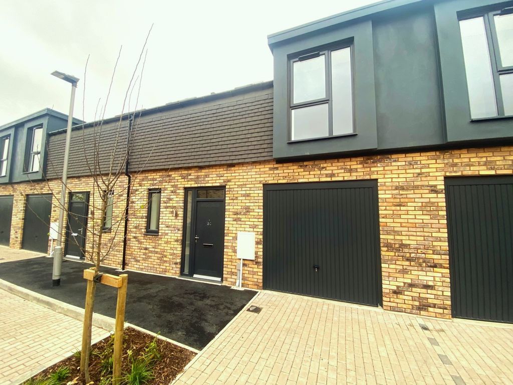 Property photo 1 of 12 Exterior