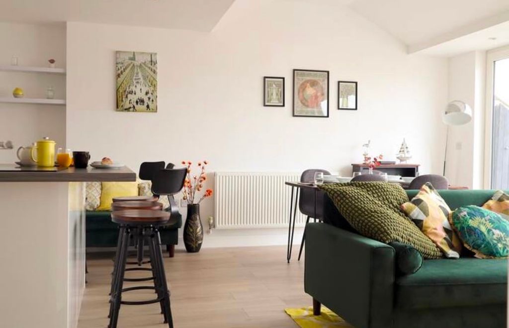 Property photo 2 of 17