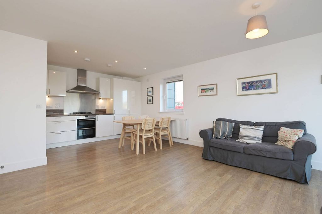 Property photo 2 of 21