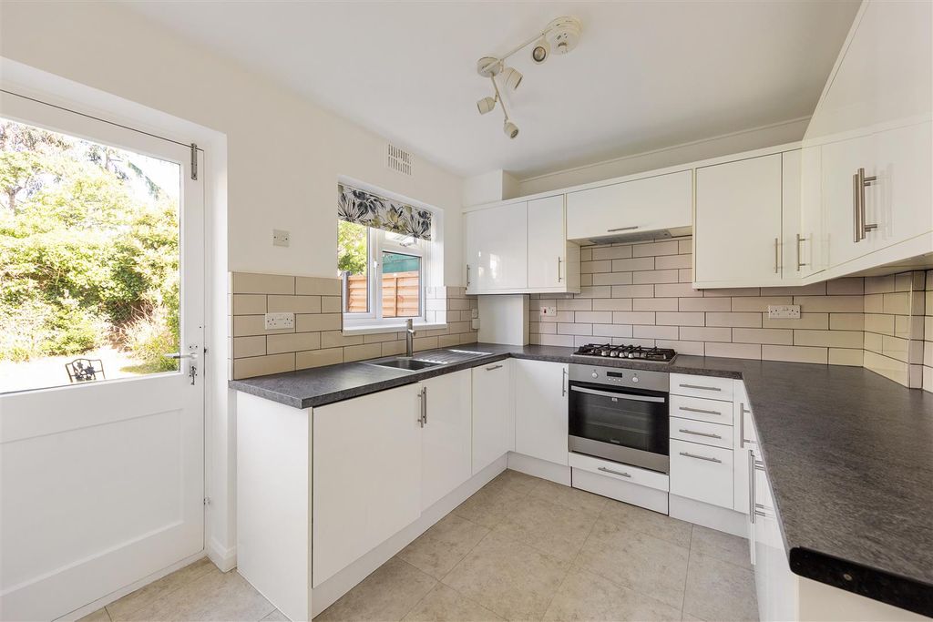 Property photo 3 of 15 Handsworth Avenue, E4