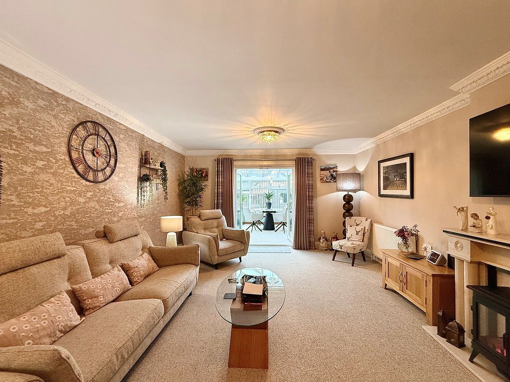 Property photo 3 of 27 Photo 2