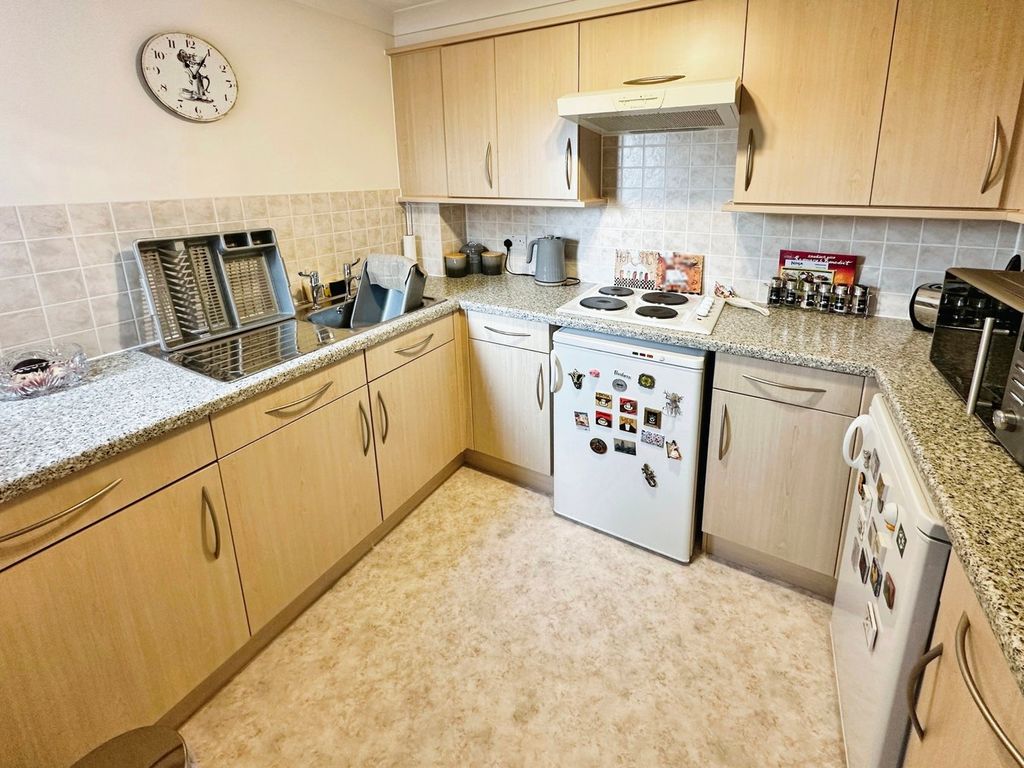 Property photo 3 of 11