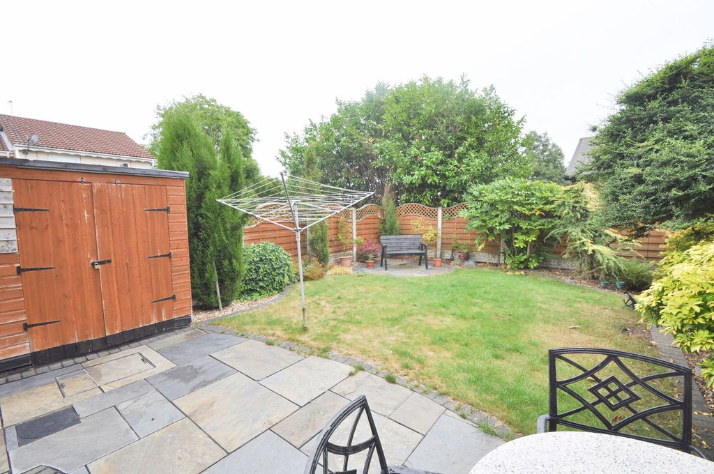 Property photo 2 of 27
