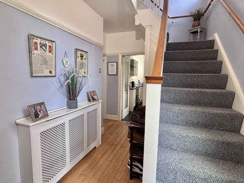 Property photo 3 of 14 Entrance Hall