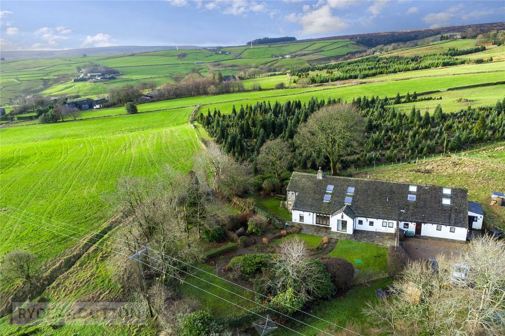 Property photo 2 of 43 Picture No. 29