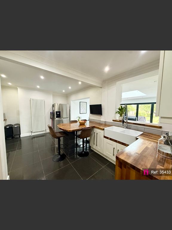 Property photo 2 of 26