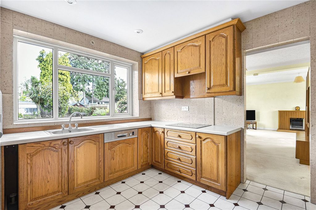 Property photo 3 of 25 Kitchen