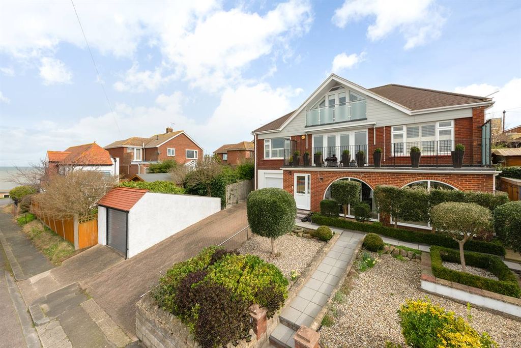 Property photo 1 of 39