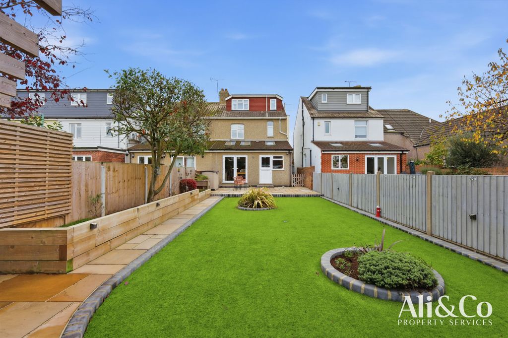 Property photo 3 of 25