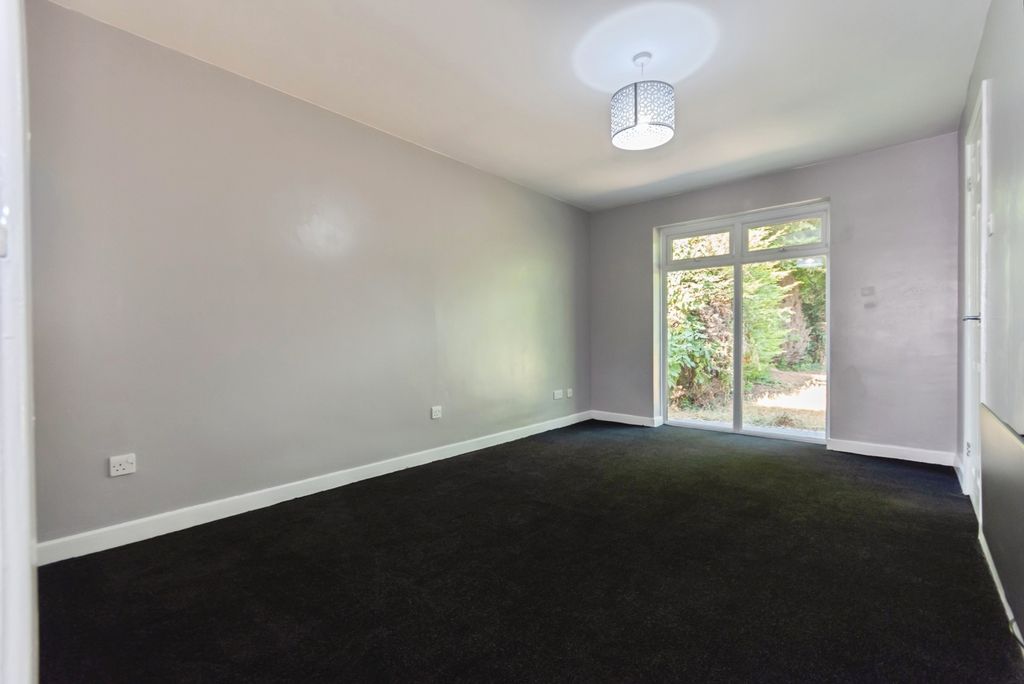 Property photo 3 of 21 Pbox-Img.Jpg