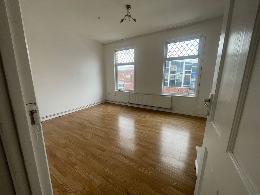 Property photo 2 of 13 Photo 1