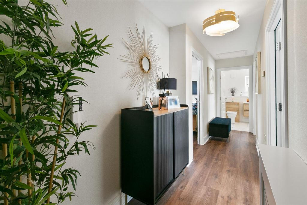 Property photo 2 of 31 Castlegreen-7.Jpg