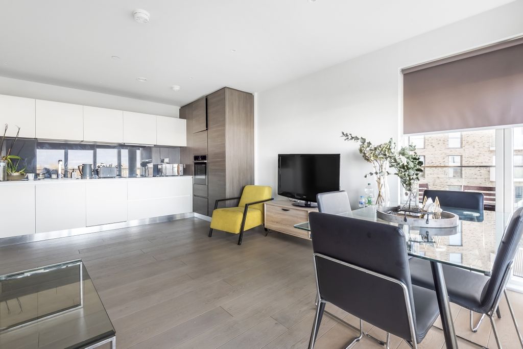 Property photo 1 of 14 810032 (2)