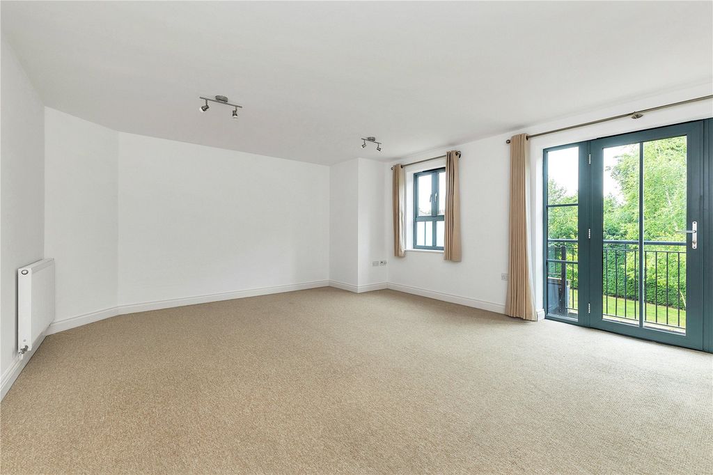 Property photo 2 of 16 Picture No. 03