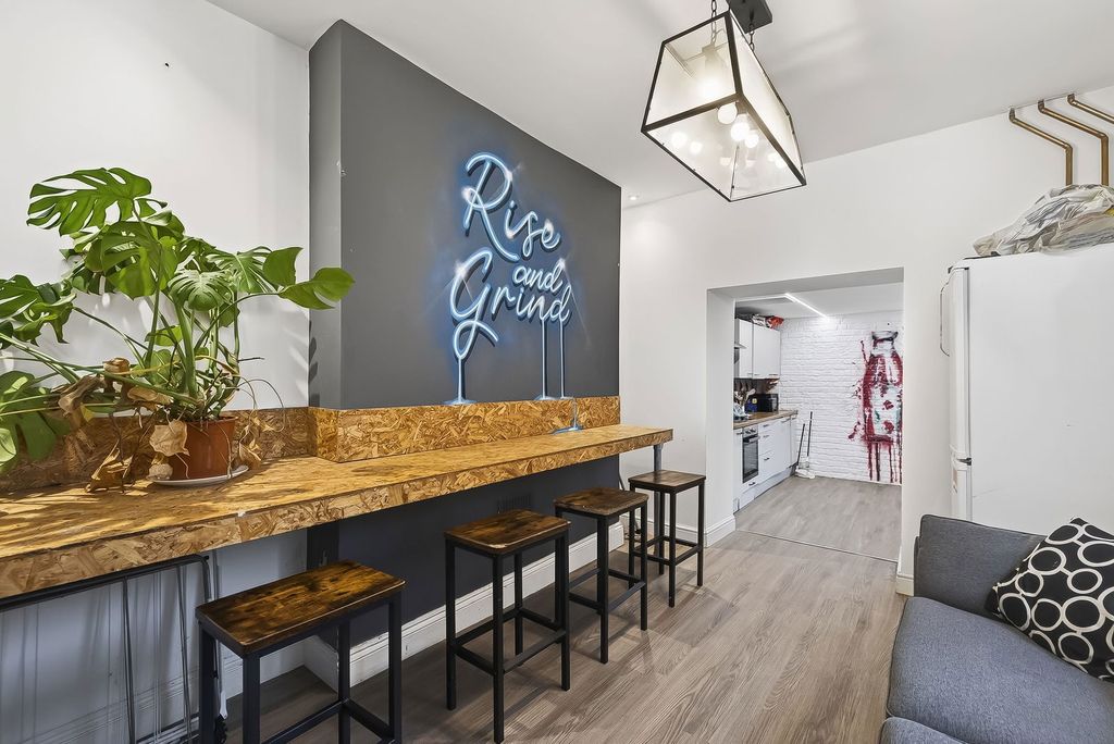 Property photo 3 of 29