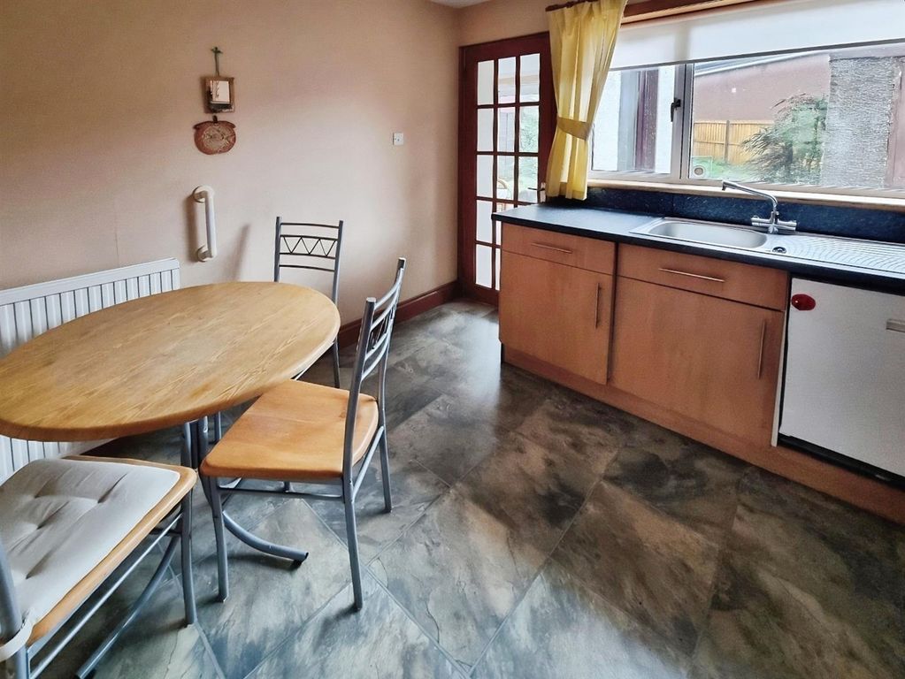 Property photo 3 of 18 Rdc0399Levi Kitchen (1).Jpg