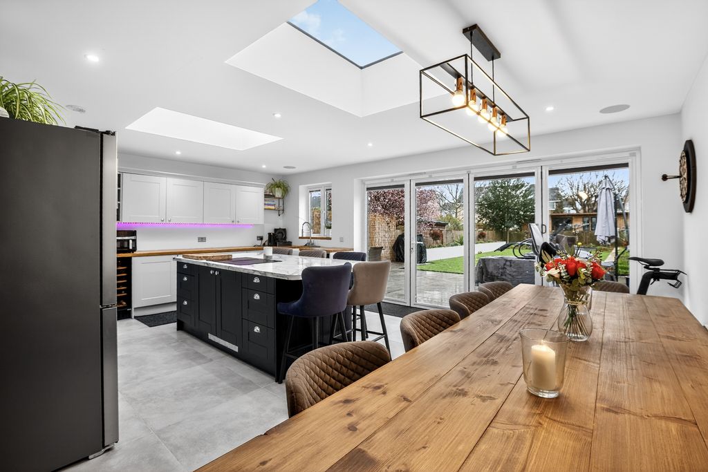 Property photo 2 of 27 Kitchen/Diner