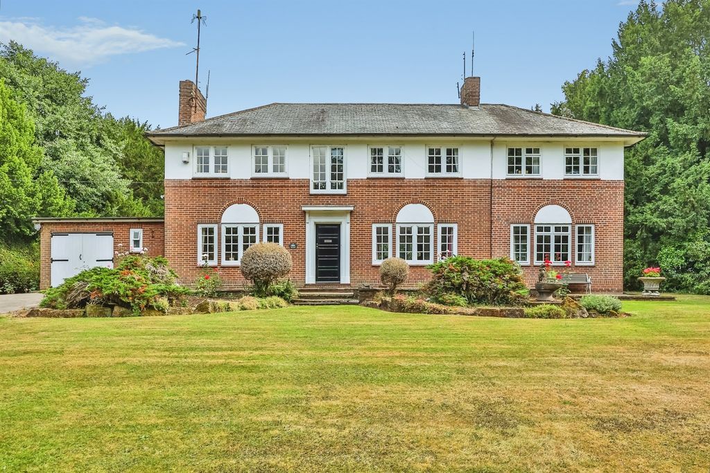 Property photo 1 of 33