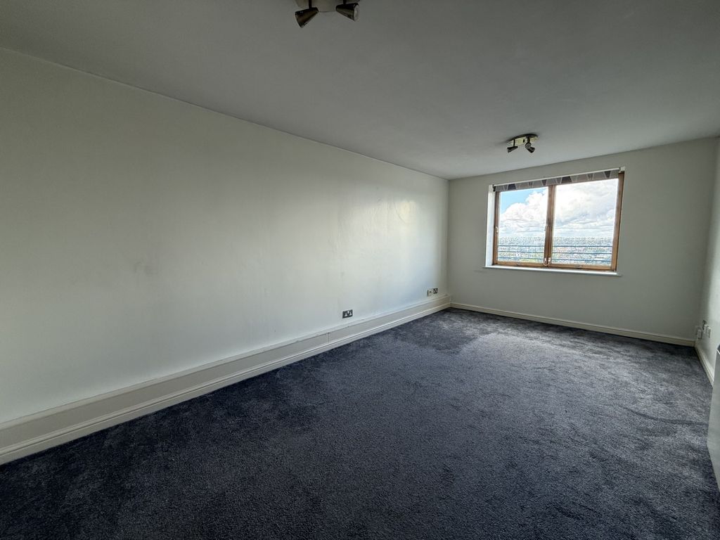Property photo 2 of 12 Image