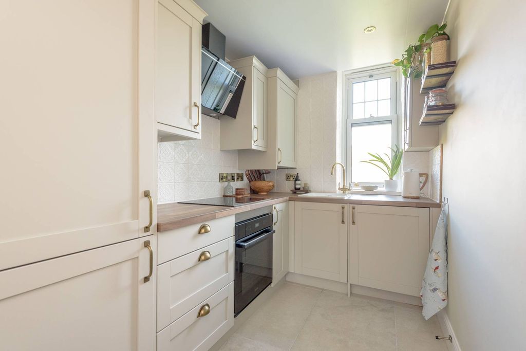 Additional image 10 of 2 bed flat for sale6d, Clifford Road, North Berwick EH39