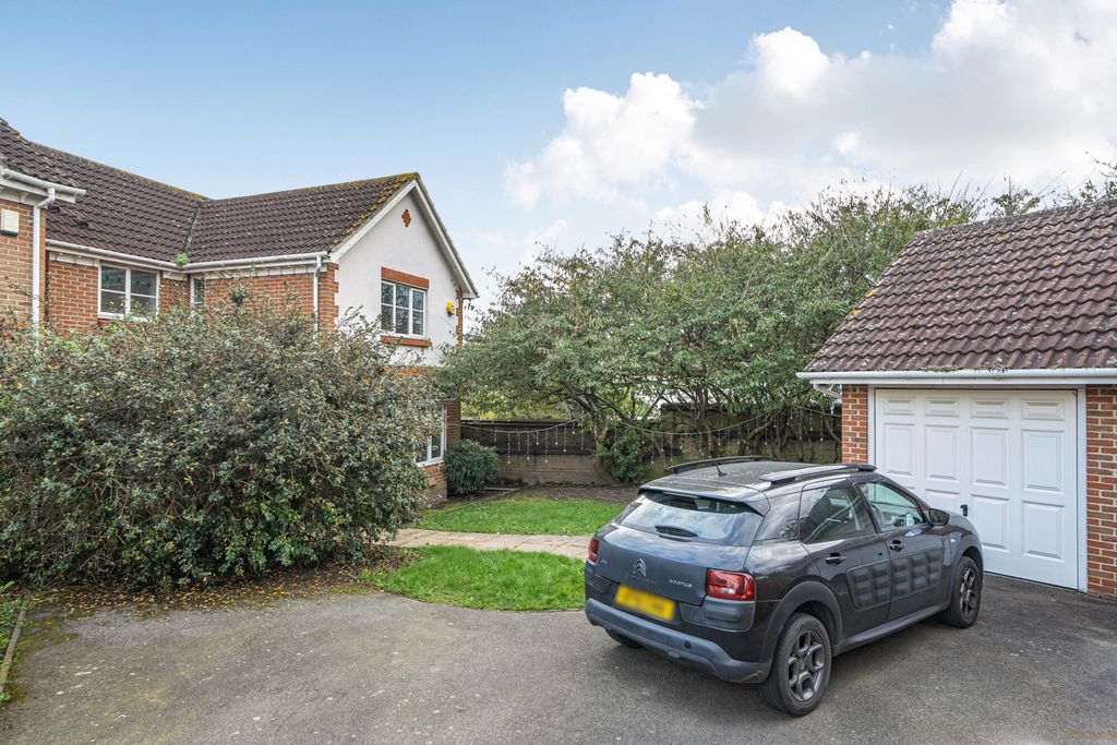 Property photo 2 of 24 1424421-1-69B057c...