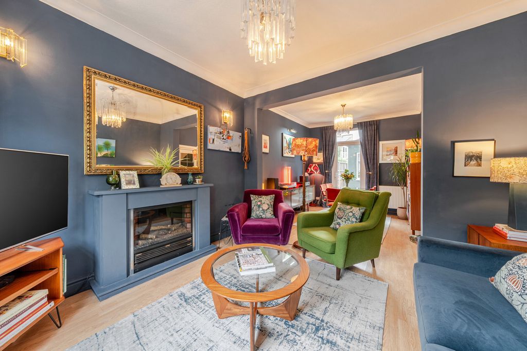 Property photo 3 of 37 1463558-35-6A0B43...