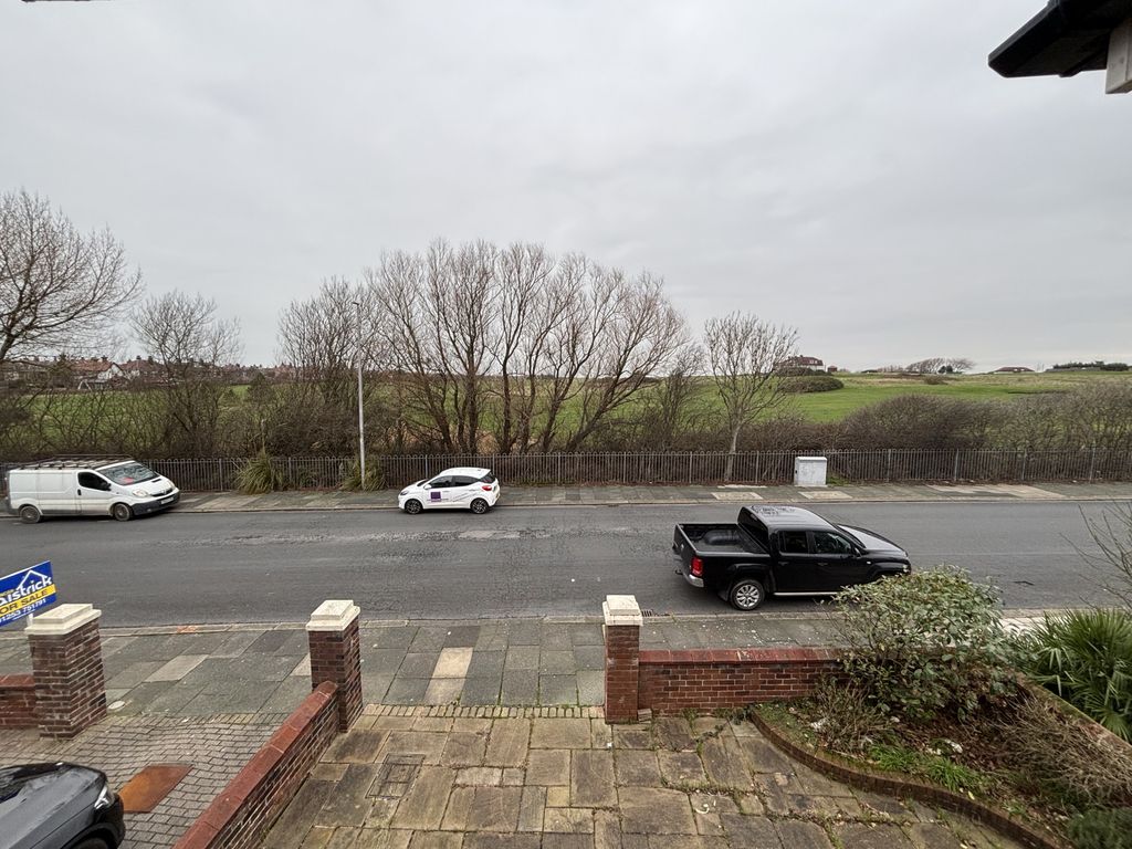 Property photo 2 of 31