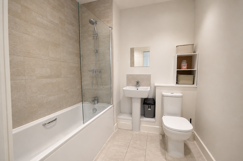 Property photo 3 of 10 Bathroom