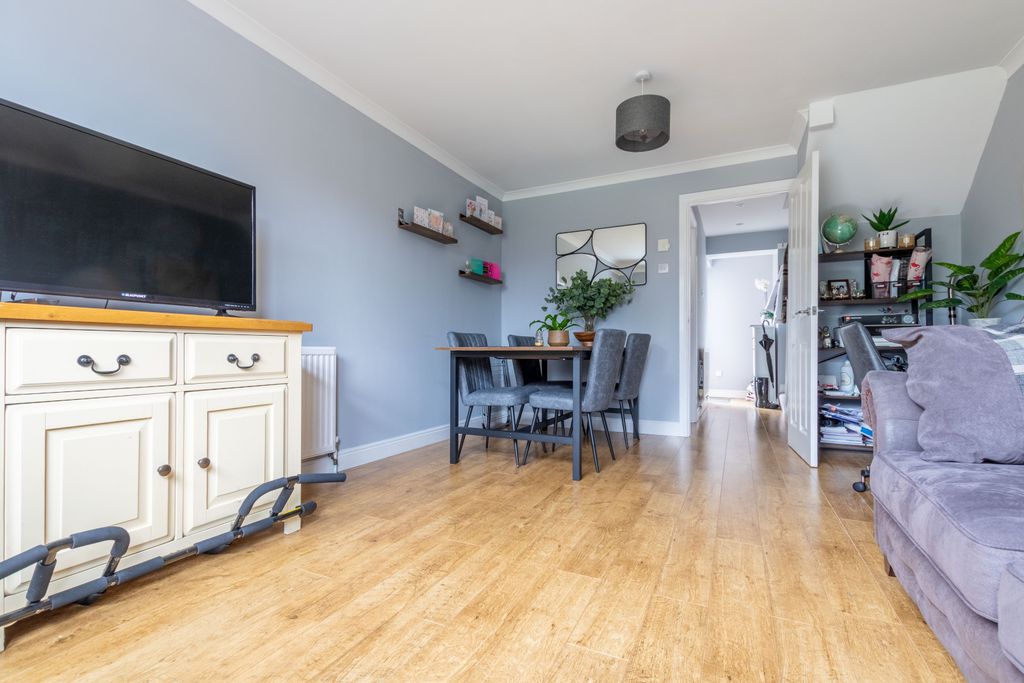 Property photo 3 of 8 Picture No. 05