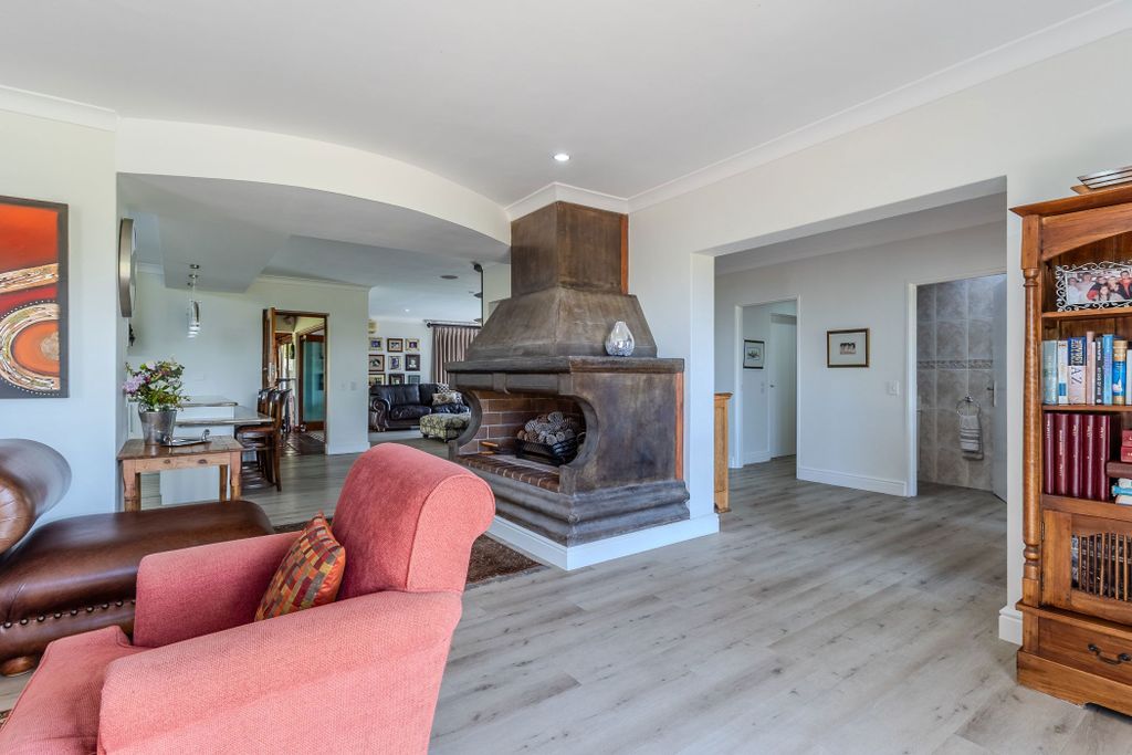 Property photo 3 of 60 Dbv1713843