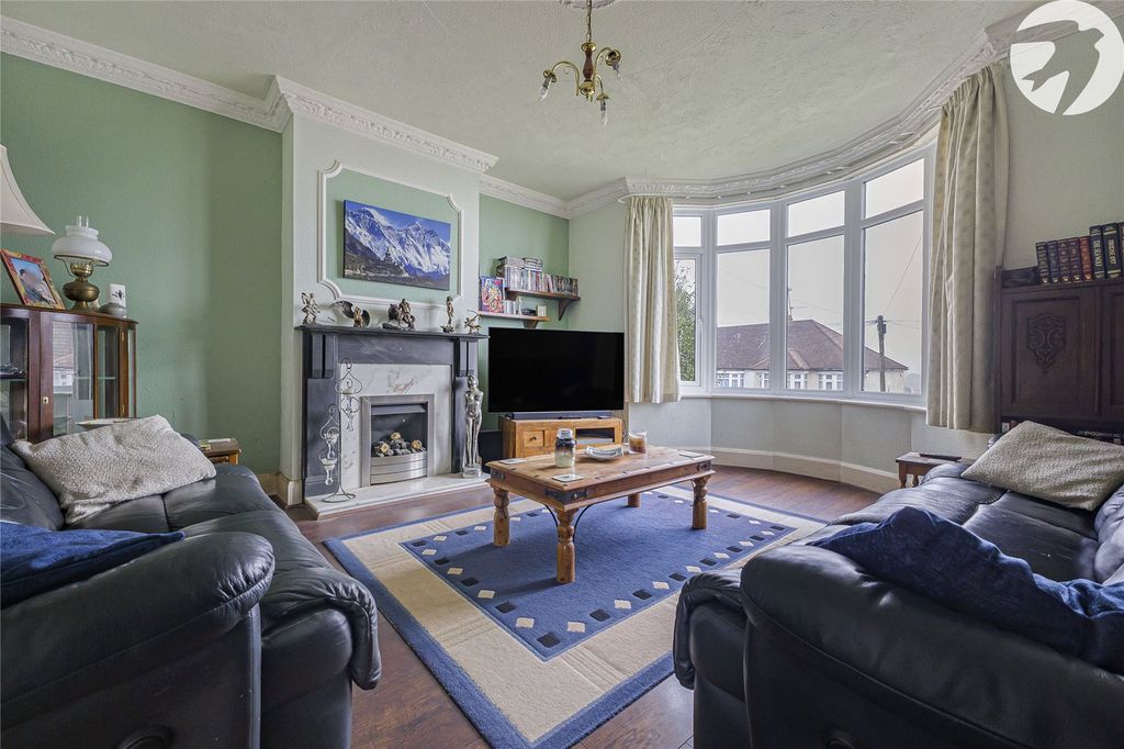 Property photo 2 of 28 Picture No. 10