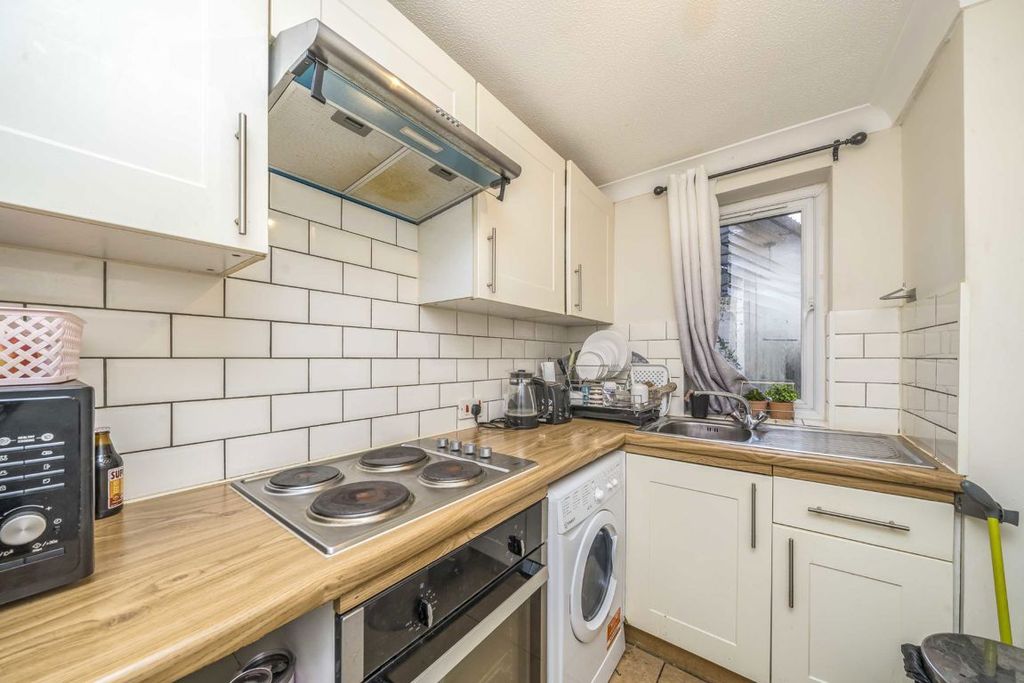 Property photo 3 of 4