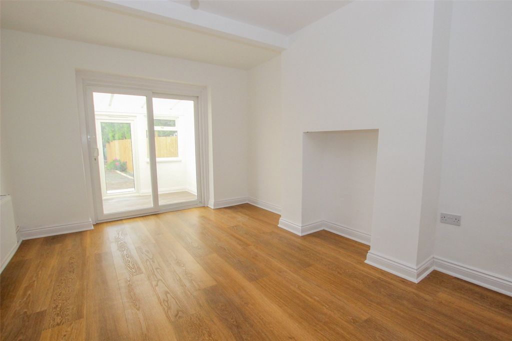 Property photo 3 of 20 Picture No. 16
