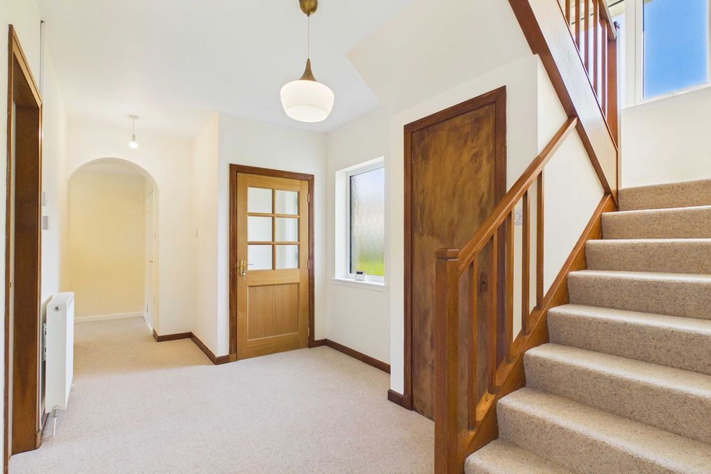 Property photo 2 of 42