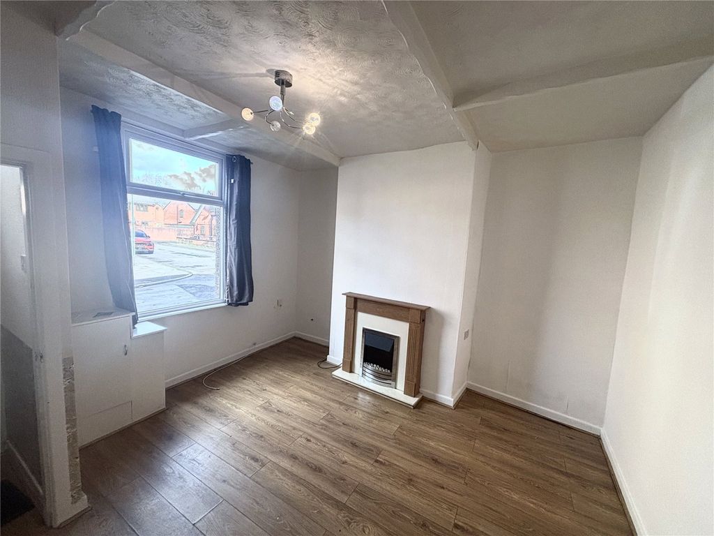 Property photo 2 of 16 Picture No. 28