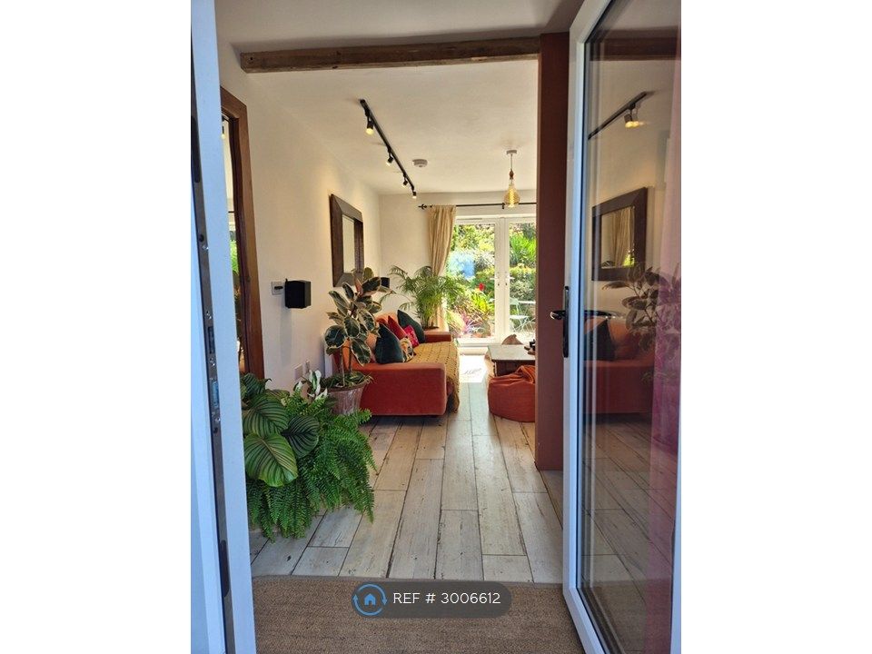 Property photo 2 of 29 Entrance