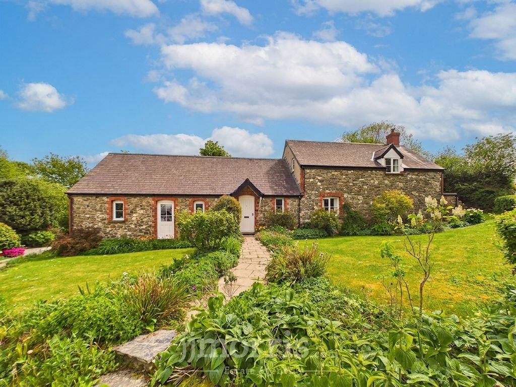 Property photo 1 of 54