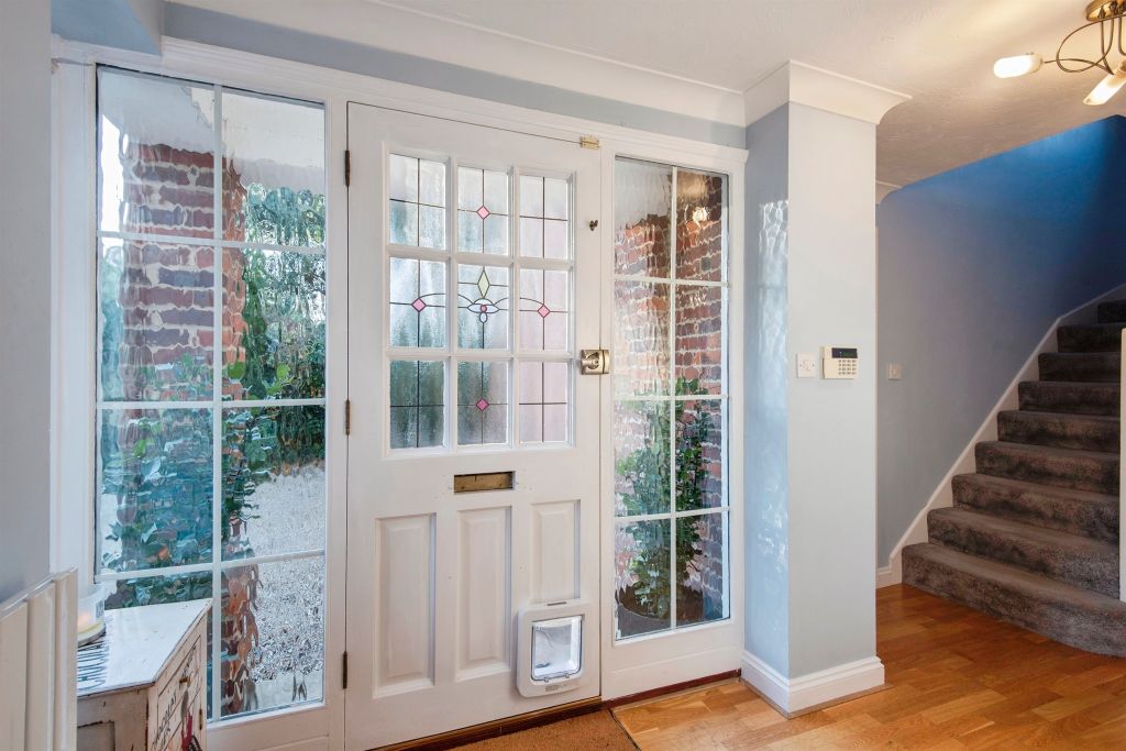 Property photo 2 of 20