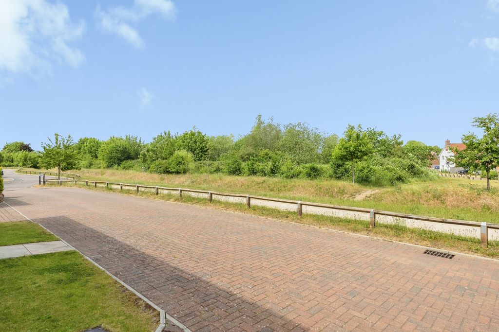 Property photo 2 of 21 Pbox-Img.Jpg