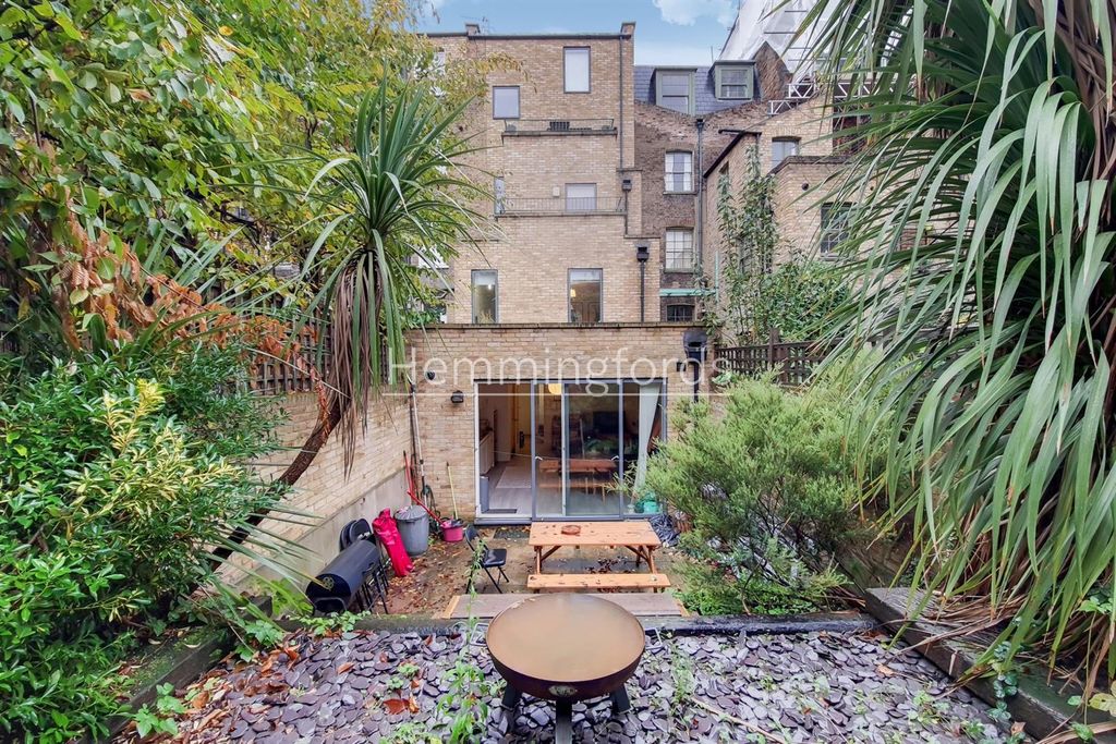 Property photo 3 of 11