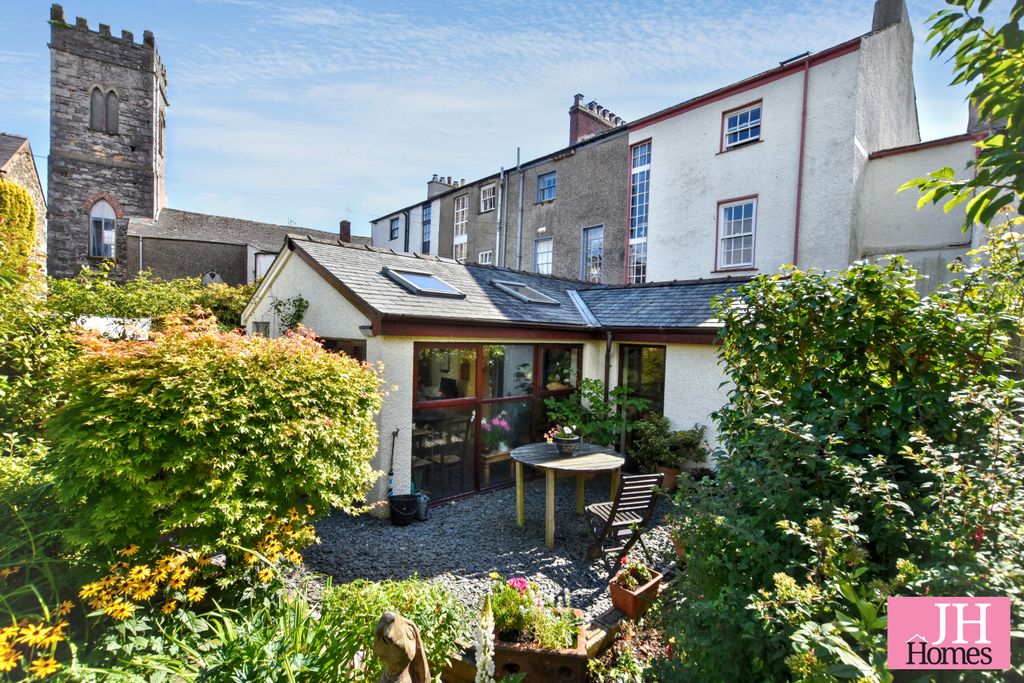 Property photo 3 of 27