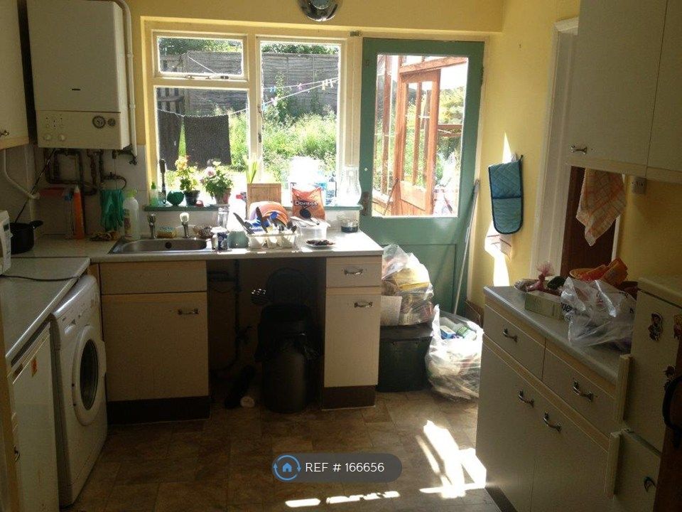 Property photo 2 of 34