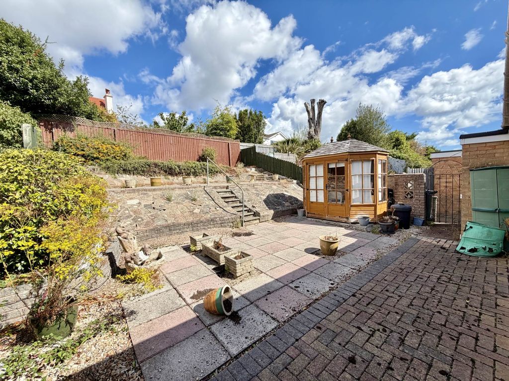 Property photo 2 of 9