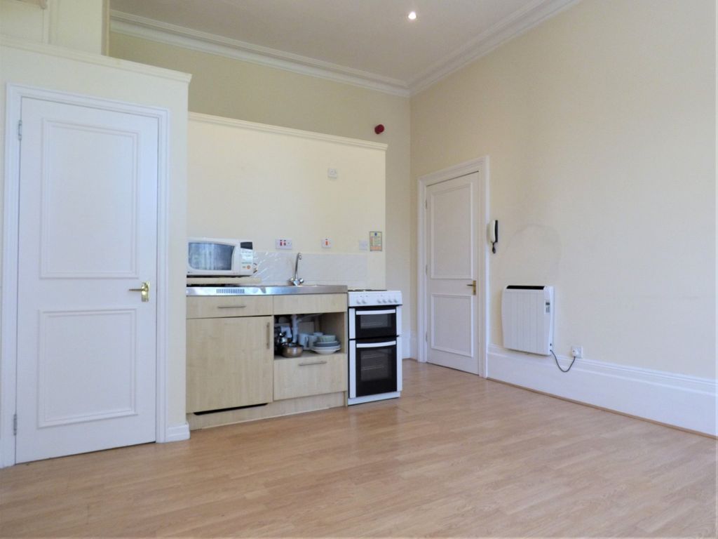 Property photo 3 of 4 Picture No. 12